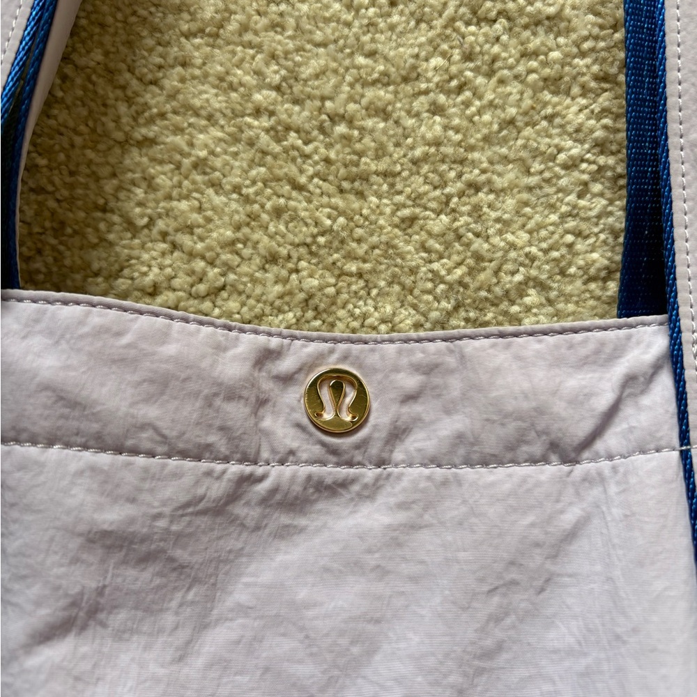 lululemon athletica RARE Daily Multi-Pocket Tote Bag 20L purple/blue - Picture 3 of 9